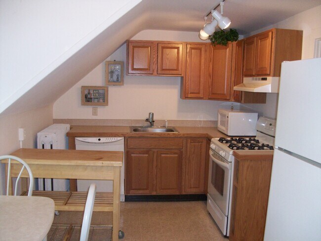 210 Williams St Unit 3