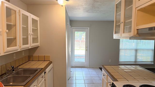 Photo - 1024 Hawthorne Dr