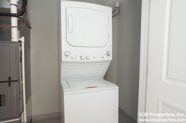 Photo - 4419 N Seeley Ave Unit 4409