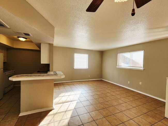 Photo - 1 bed 1 bath downstairs Apt in Monterey Square Apts Unidad 3730