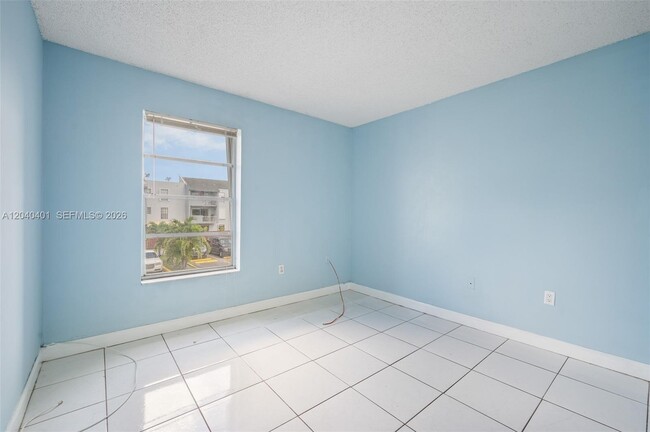 Photo - 1725 W 60th St Unit F220