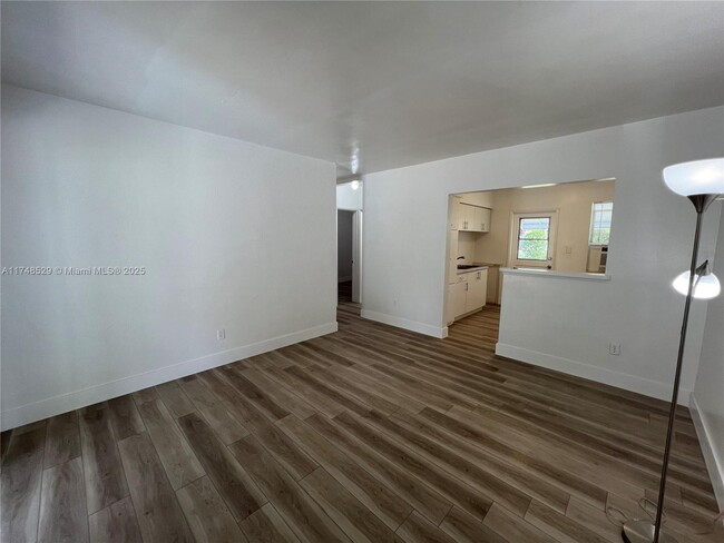 Photo - 10515 NW 12th Ave Apartamento Unidad 10517