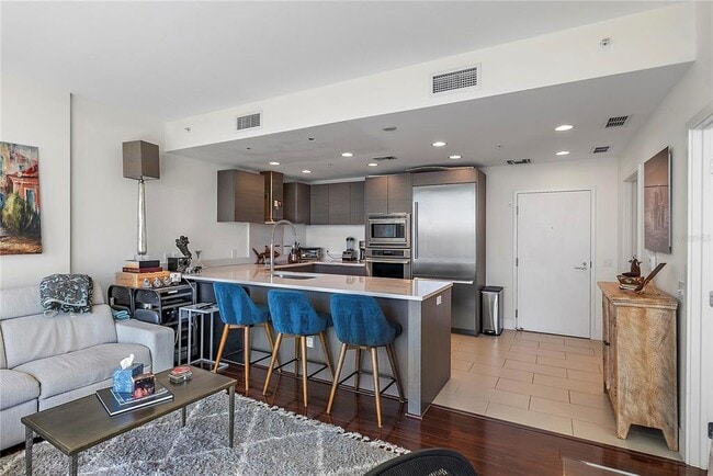 Photo - 175 1st St S Unidad 704