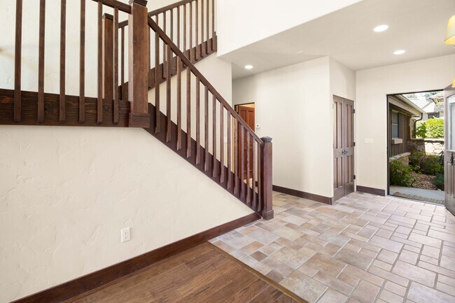 Photo - 29 Primrose Ln