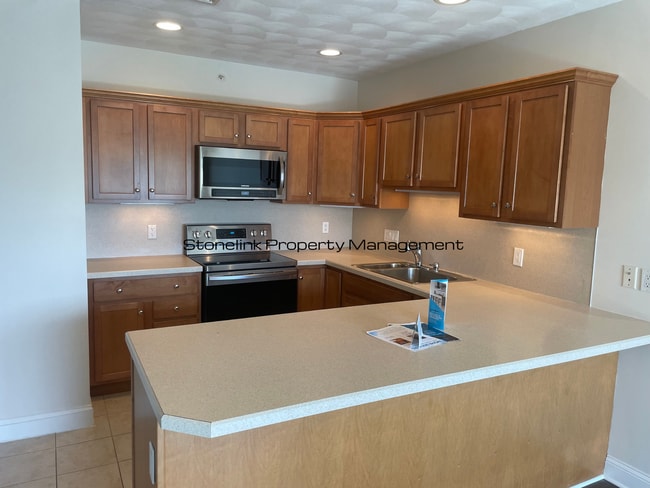 Luxury Condo For Rent in Ross Commons of R... - Luxury Condo For Rent in Ross Commons of R...