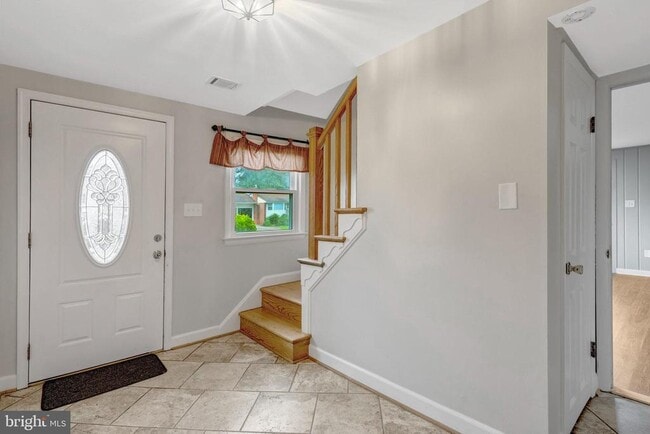 Building Photo - 4213 University Dr Rental