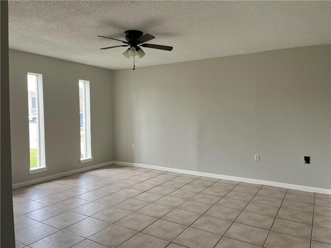 Photo - 14936 Curran Rd