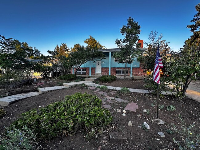 Charming 4-Bedroom, 2-Bath Home in Boulder... - Charming 4-Bedroom, 2-Bath Home in Boulder...