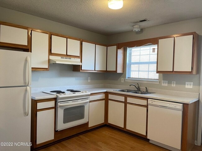 Photo - Welcome to Deerfield!