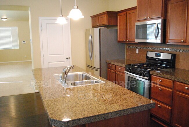 Photo - 10707 Ross Rd Unidad D