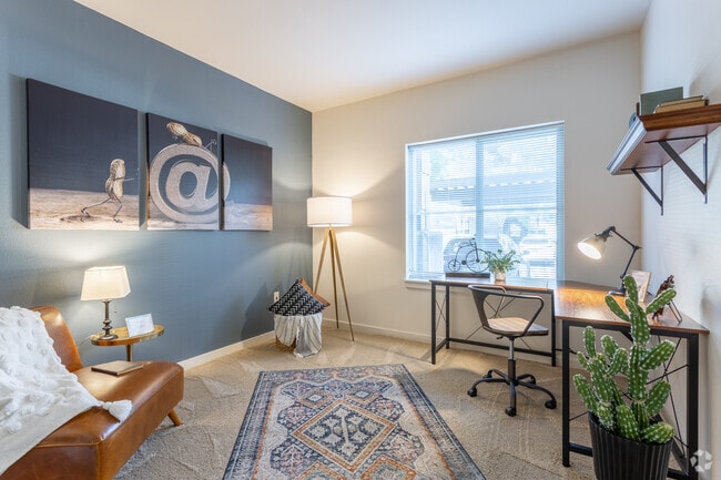 2BR, 2BA - 1,079 SF