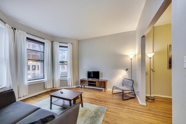 Photo - 3554 N Wilton Ave Unit 1