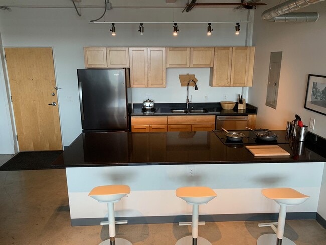 Photo - 120 SW 5th St Unit Whiteline Lofts  607