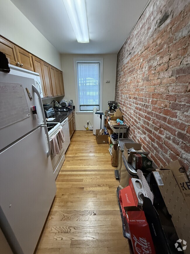 Building Photo - 20 Follen St Rental