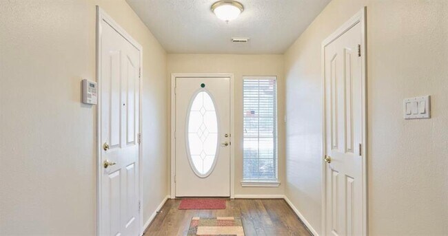 Photo - 5030 Deer Point Dr