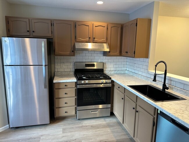 Photo - 6935 Tippecanoe Rd