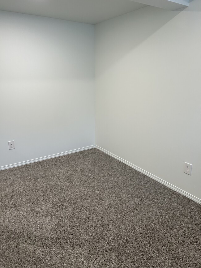 Photo - 5915-5119 119 Ave Unit Upper - G1