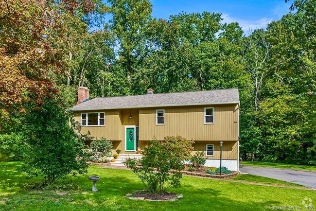 Building Photo - 40 Crestwood Dr Rental