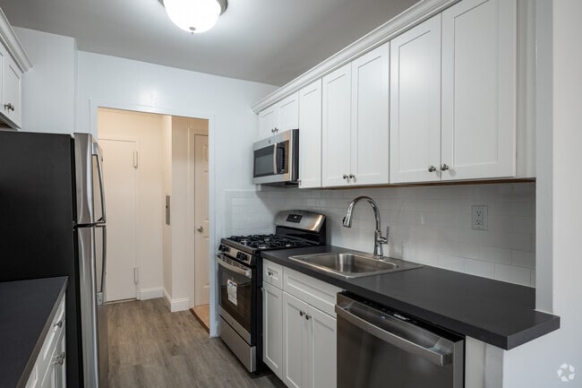 Kitchen - 4 Rm, 1 Bd, 1 Ba