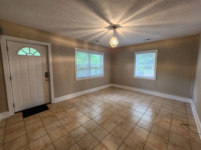 Photo - 2 Bedroom, 1 Bath Home in Oakhurst