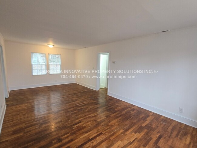 Photo - 2711 Beech Nut Rd