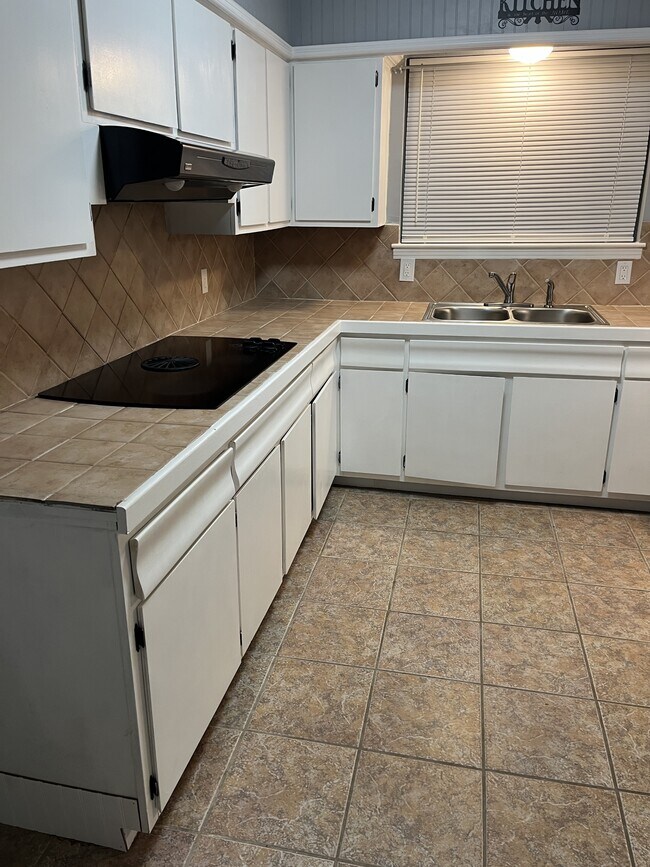 Photo - 2501 Havard Rd