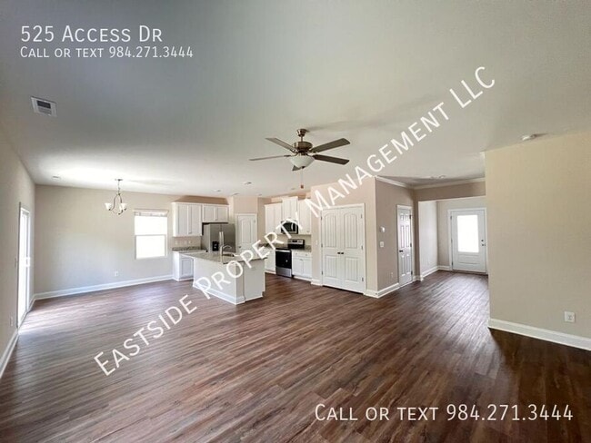 Photo - 525 Access Dr