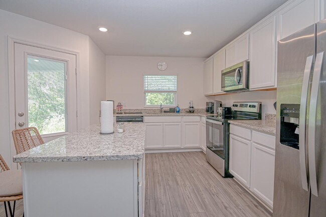 Photo - 695 Bay Leaf Dr