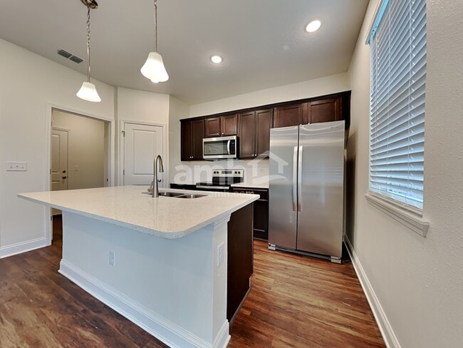 Photo - 383 Onate Cir