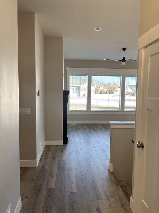 Photo - 187 Heaton Ln