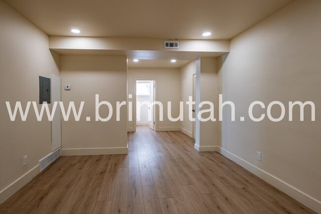 Photo - 684 W Center St
