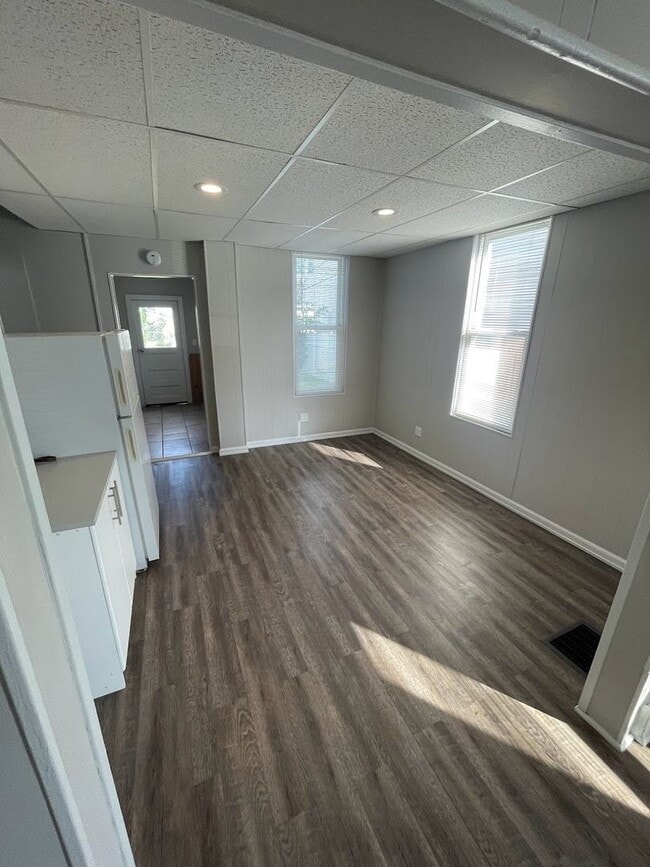 Photo - 1462-1464 Logan Avenue Unit 1462