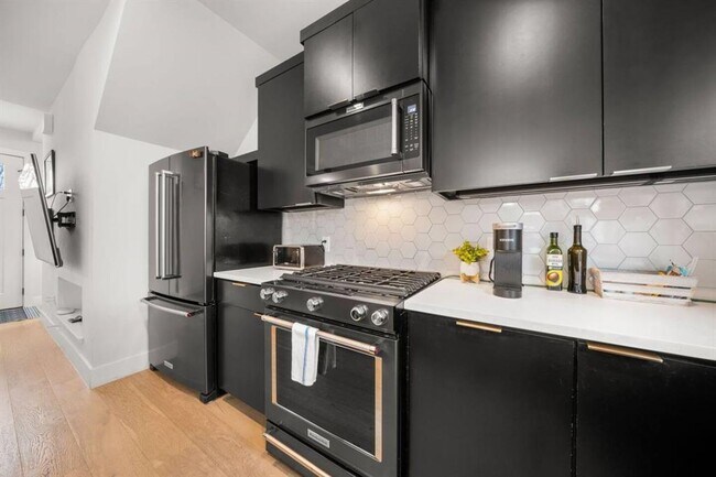 Photo - 2311 E 8th St Unidad 2
