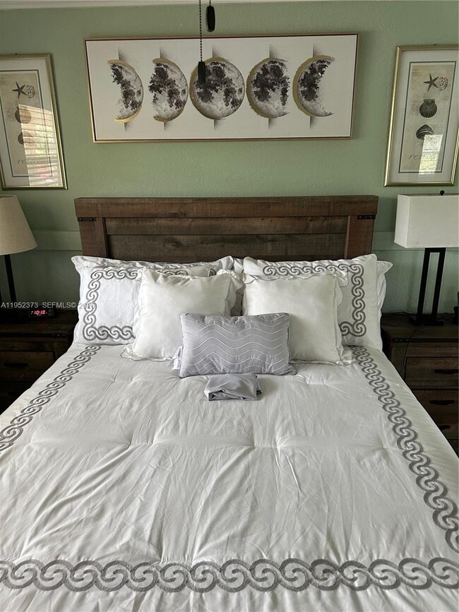 Building Photo - 6018 Plunkett St Unit rear