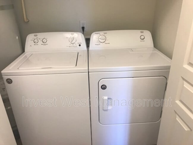 Photo - 2300 Main St