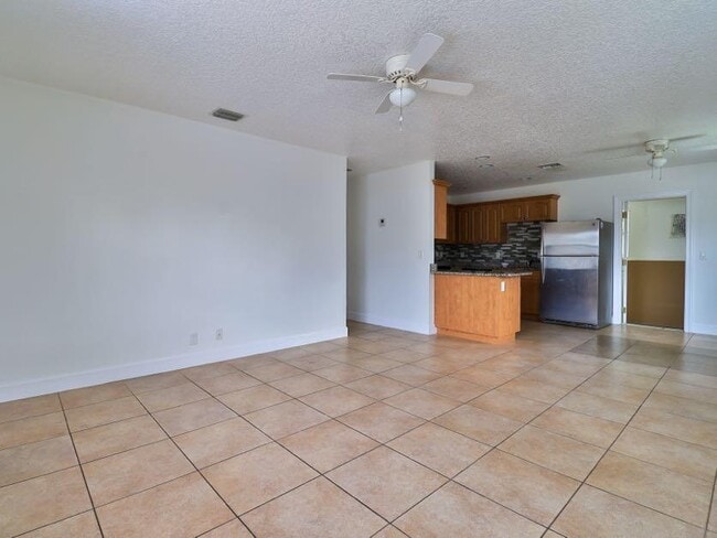 Building Photo - 1602 N J St Rental