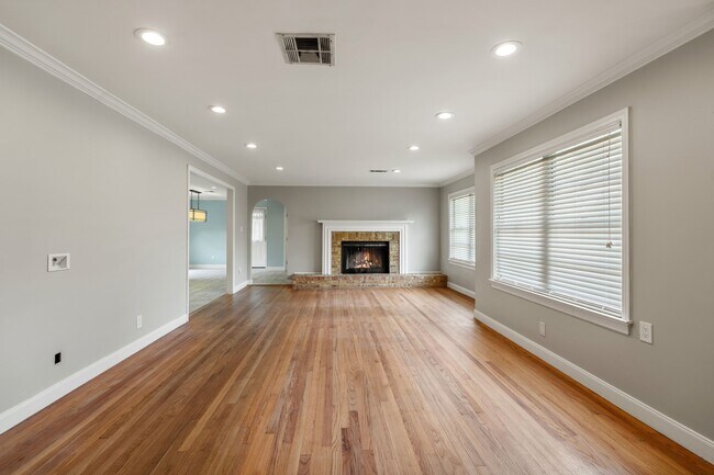 Photo - 9333 Walterville Rd
