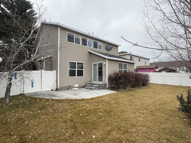 Photo - 1884 Sunset Rd