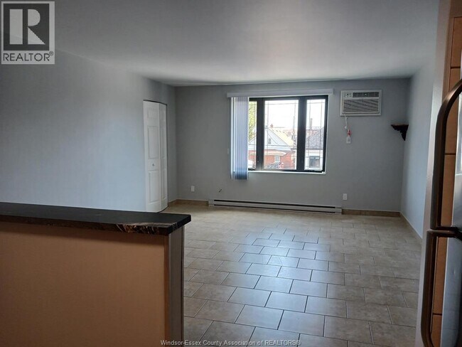 Photo - 1160 Howard Ave Unité 304