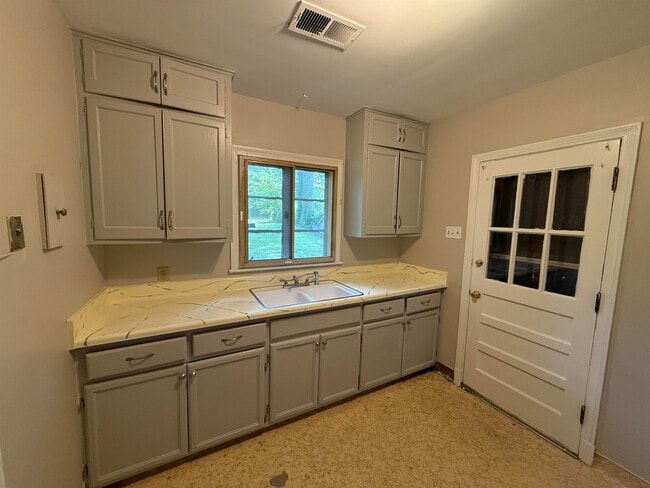 Photo - 3107 Ruby Ln