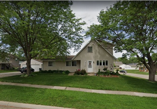 Building Photo - 4027-4027 Heritage Rd Unit #4027 (South side)