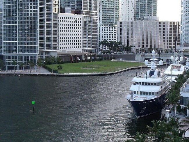 Photo - 325 S Biscayne Blvd