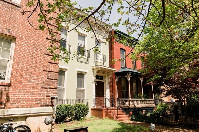 Building Photo - 1114 Grove Ave Unit Apt #1