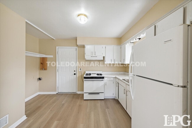 Building Photo - 1584 Colorado St Unit A