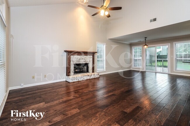 Photo - 1926 Diamond Pl