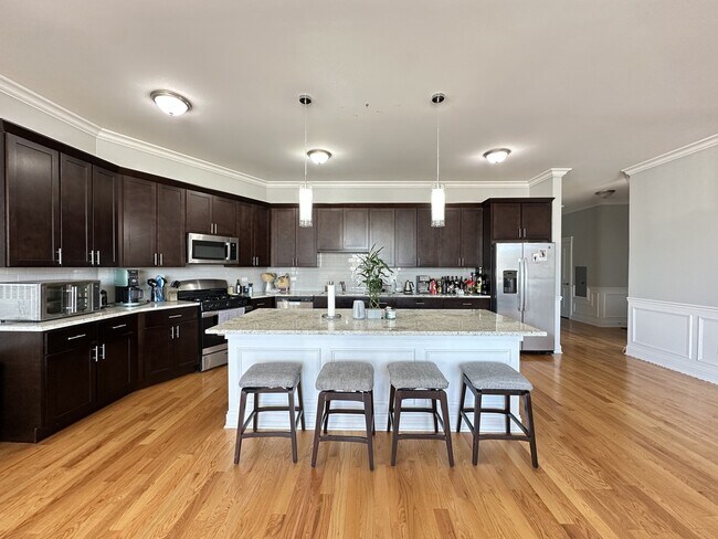 Photo - 520 N Western Ave