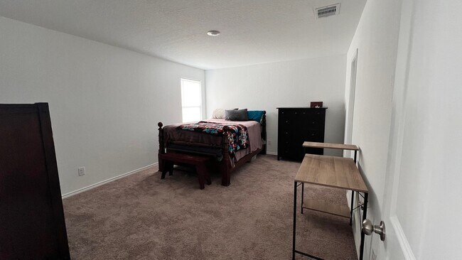 Photo - 2722 Winterfell St