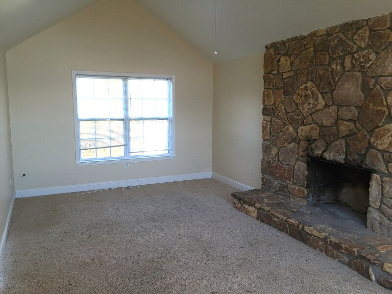 Photo - 223 N Queens Ct