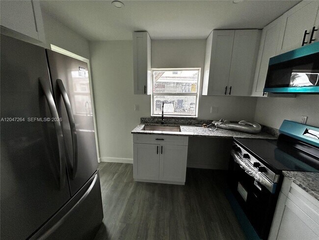 Photo - 4429 SW 21st St Unit Front