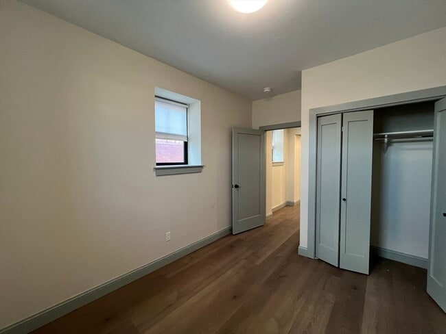 Photo - 160 Seabury St Unit 2